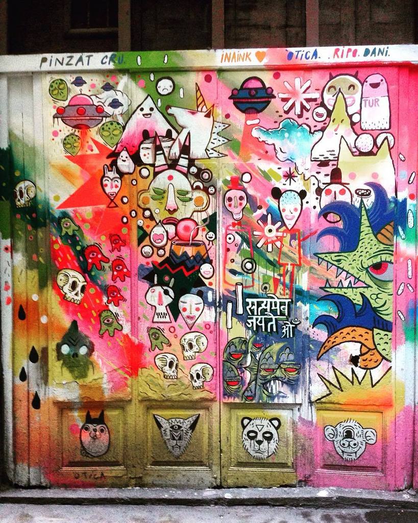 StArtEverywhere's tweet photo. Street art in Barcelona by @pinzat #pinzatcru #pinzat #photo by #susannaallende - 22.12.2015 / #barcelona #cataluny… https://t.co/Kuyu04xB2E