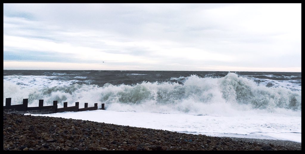 BakedByTheSea's tweet photo. A wild walk on the beach this after afternoon #hastings #coast https://t.co/paRfIqWHSv