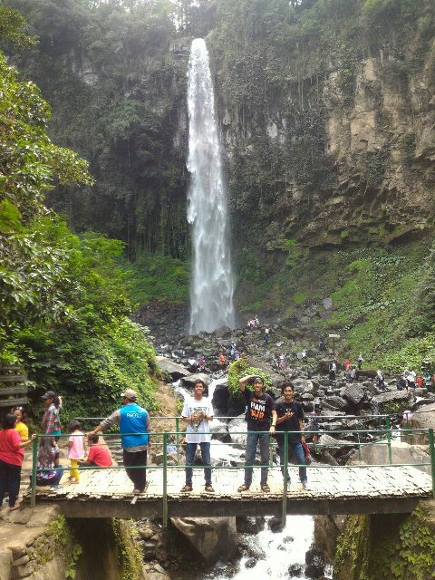 JogjaUpdate's tweet photo. #jogjapict @iam_pohan: Grojogan Sewu  https://t.co/FpcRt1cj1f