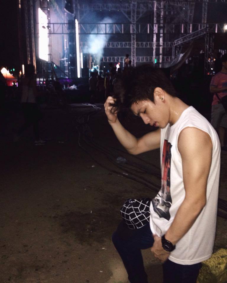 ranzkyle's tweet photo. Sweating! General rehearsal done for TV5 New year countdown later! 😅 https://t.co/9VAA4bqmit
