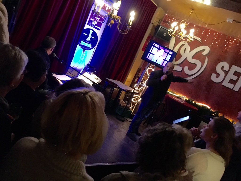 Marc2B's tweet photo. Hij is wéér ouderwets GOED @PeulDolhain #oudejaarsconference @CafePelt #cafepteh #heerlen #aanrader om 21u nog eens https://t.co/6ymEyWlcXd