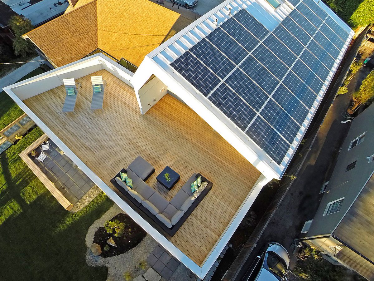 EnergySage's tweet photo. This Seattle home proves that even rainy cities can be great for #solar  https://t.co/0p5b5hnJzk? https://t.co/CCDRoo6BwB