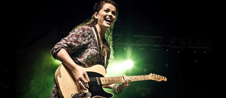 Fender's tweet photo. TEN GUITAR GODDESSES: https://t.co/t4gqbJAavE #WCW https://t.co/lCUVAGJHlA