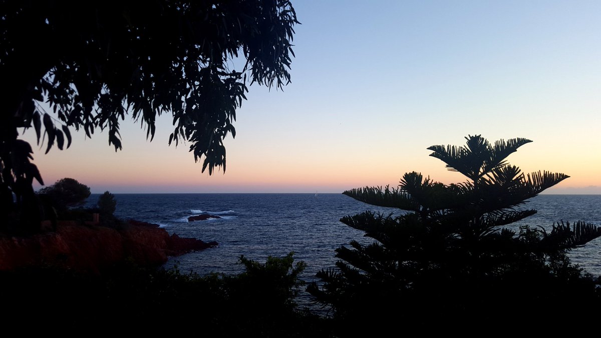 Sunset #esterel #mediterranee #trayas #athome #SaintRaphael #caproux