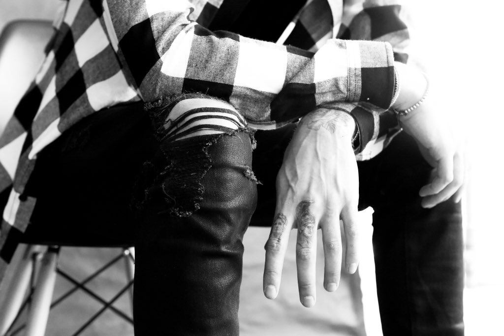 EN_NOIR's tweet photo. En|Noir x @BarneysNY XO Collection | Available now at Barneys NY and SF #ENBarneysXO https://t.co/bVQvMR1szu