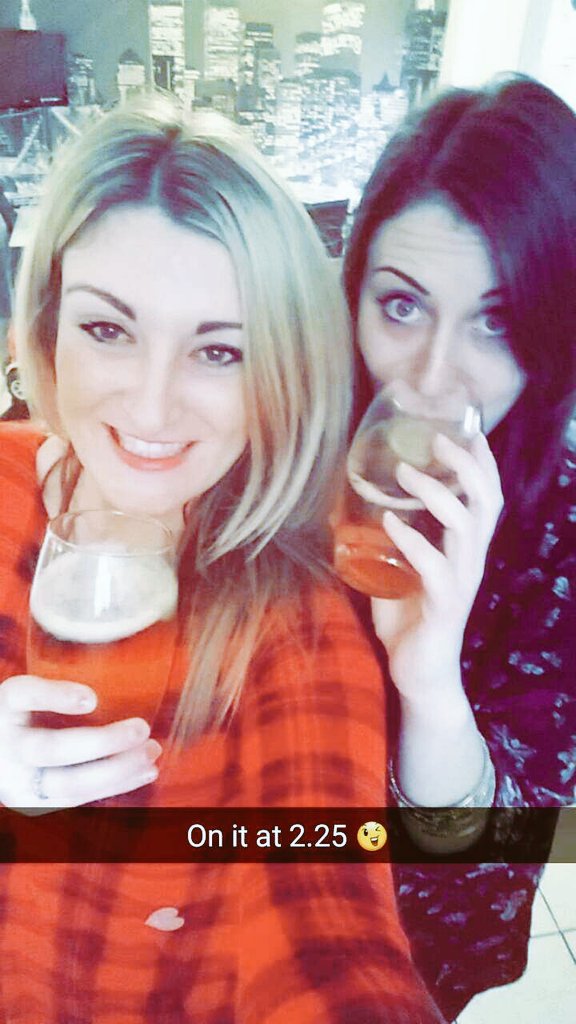 AmyThejord's tweet photo. We love a bevvy or 2 😙 #sis #bestmate #loveher https://t.co/0HsznUekki