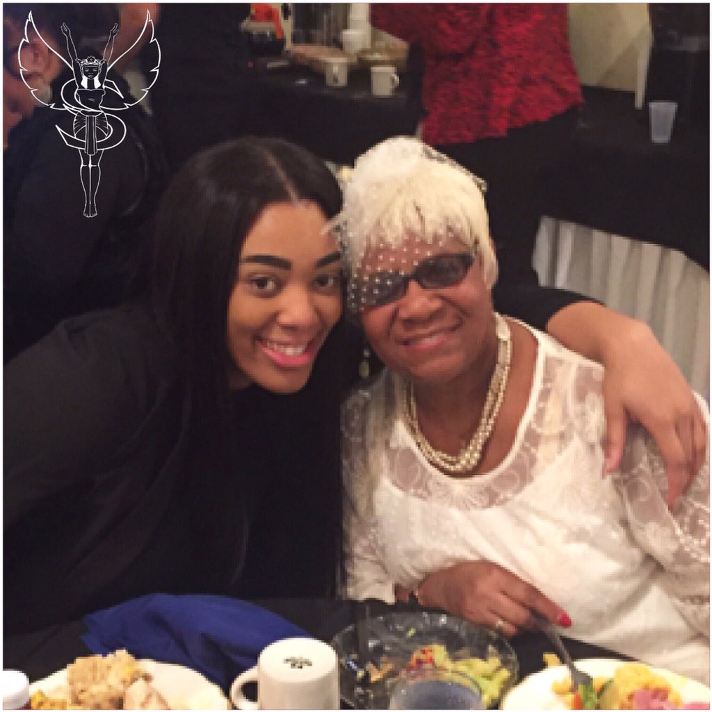 __BMD's tweet photo. My WCWs ๐โค๏ธ๐ฏ๐๐พ #TheQUEEN #MaDukes #MyAngelOnEarth ๐ผ๐ฝ #QueenAllWorld ๐ #PootyScootyDooty #LaJefa โ๐พ #SMDsFinest #Love https://t.co/5wlWKFxjWh