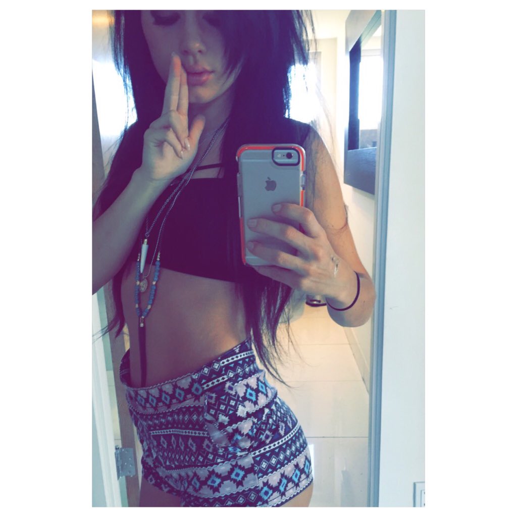 itsamandariot's tweet photo. Just wanna know what you are capable of 💜 https://t.co/wjF0hYmOwF