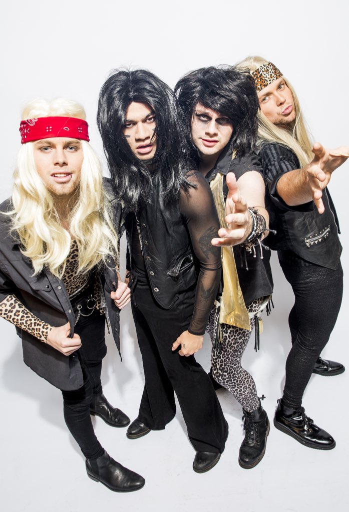 maesalwaysright's tweet photo. I love these so much and I'm so thankful that these photos exist๐๐โค๏ธ๐ #2015with5sos #5SecondsofSexx https://t.co/WwP3qIQ3d3