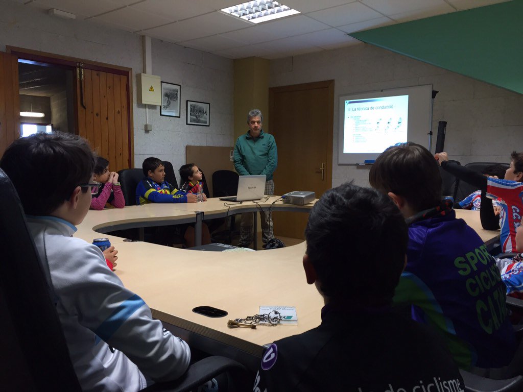 Darrer dia del Nadal Ciclista, seguim divertint n'hos i passant-ho fantastic ensenyant ciclisme. Gran grupeta.