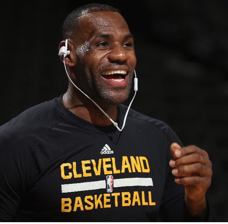 Happy birthday <a href="/KingJames/">LeBron James</a>!!