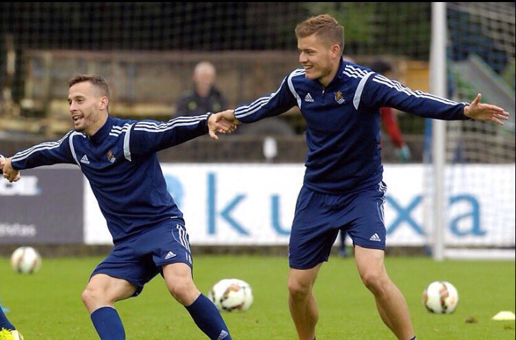 A_Finnbogason's tweet photo. Mucho animo mi amigo @SergioCanales ! Vas a volver más fuerte 💪💪 #AnimoCanales https://t.co/ETgf1Bjrz4