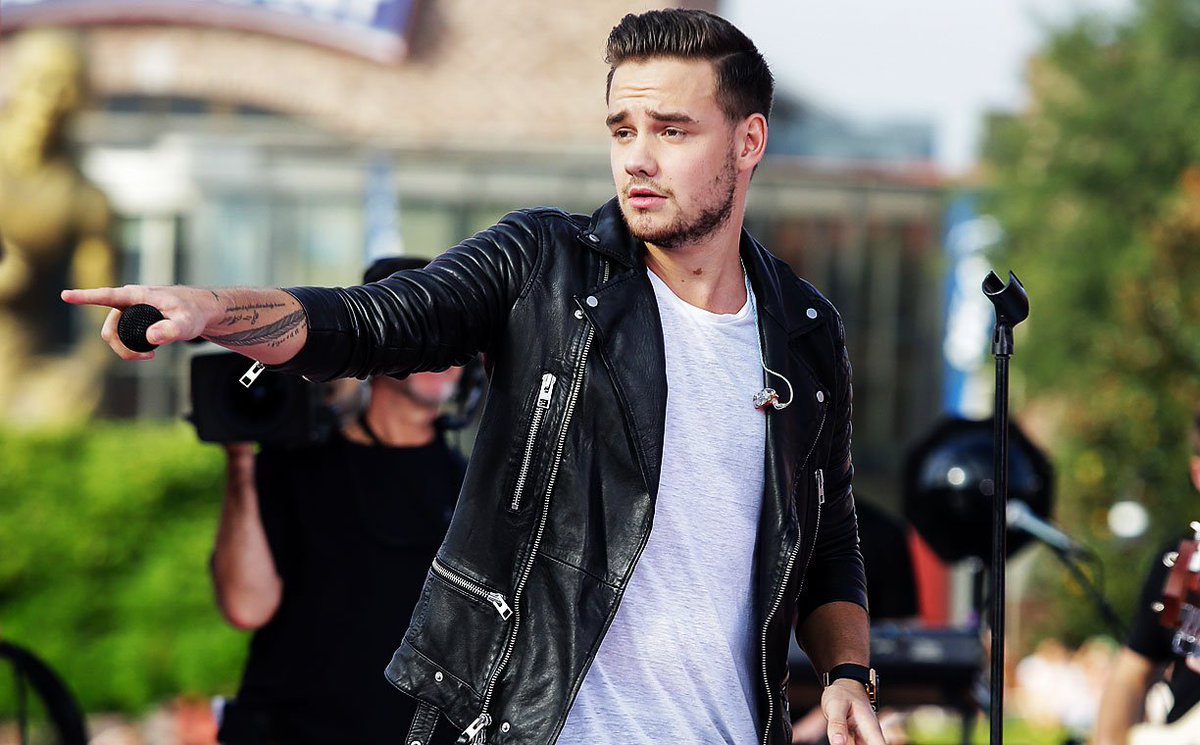 TuRevis's tweet photo. ¡Un potro! #LiamPayne y una foto con poca ropa

https://t.co/2hVUdWtsnn https://t.co/ezLzWWaJF5