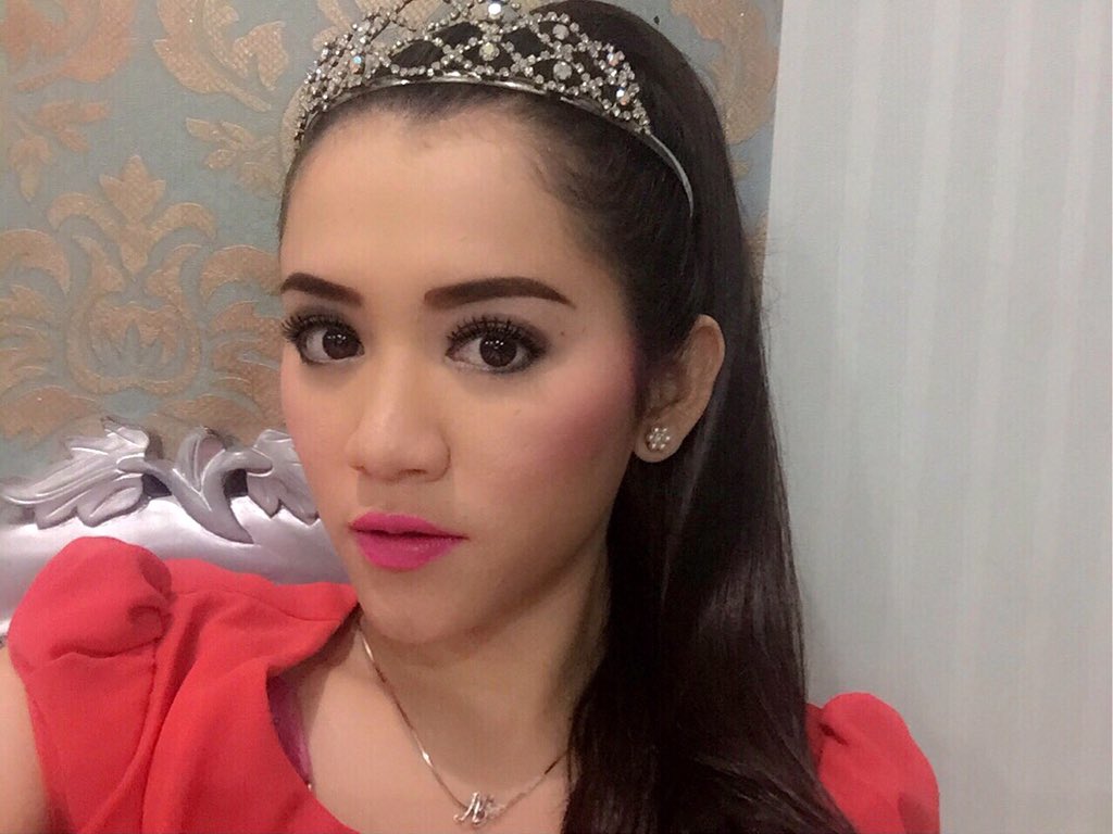 👸👸👸