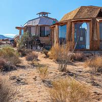 Bedspoke's tweet photo. Here are the top 10 most unique Airbnb rentals https://t.co/KvAVnlStwq https://t.co/YOp1BfH02S