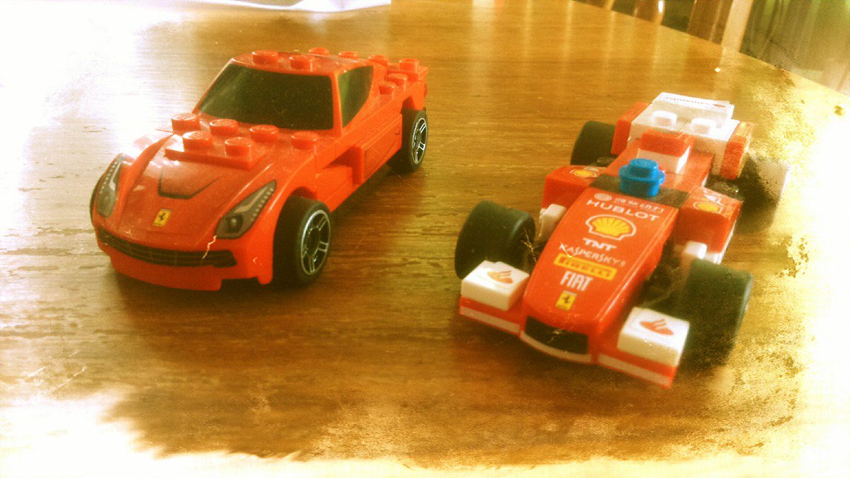 mariel_vv's tweet photo. @promoshellchile #321ARMALOS #LEGO #SHELL no sólo los niños se entretienen! 😄😄😄 https://t.co/FlnC7kkUlR