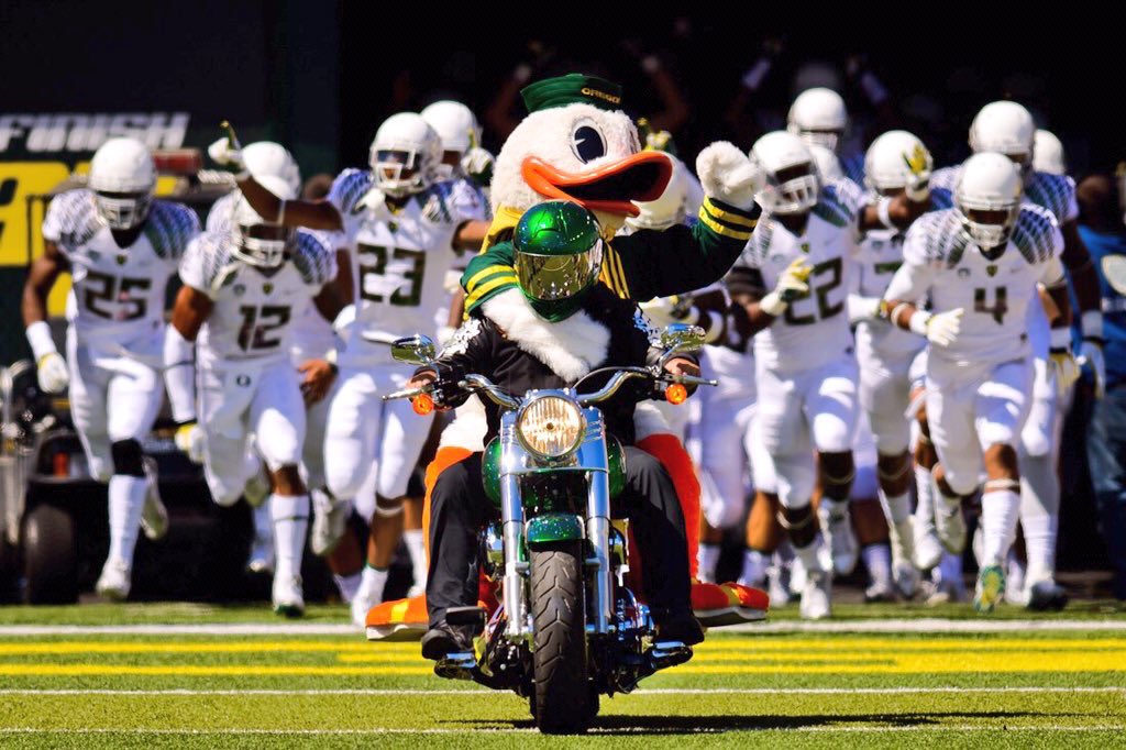 HottestStadiums's tweet photo. University of Oregon 💚 (Eugene, OR) https://t.co/QC8xF0HMQv