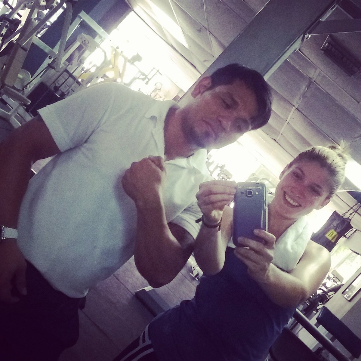melivepviva13's tweet photo. Entrenamiento! #HyperGym con LestherGym! Jajaja 💪💪💪😓😓😓 https://t.co/lmjmnmkY58