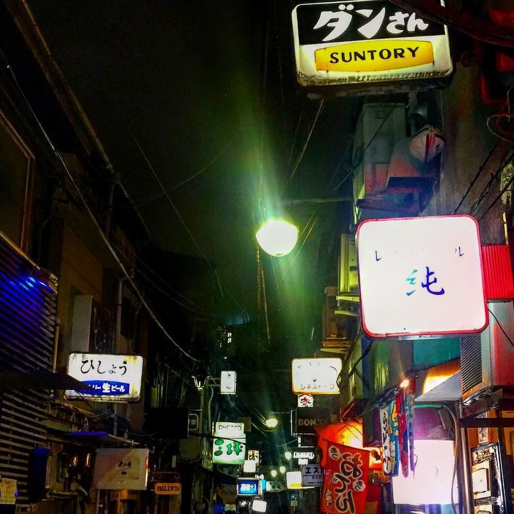 InstaKabukicho's tweet image. Tiny streets packed with #microbars keep tourists entertained #Tokyotainment #Tokyo #Japan… ift.tt/1ZCHdsw