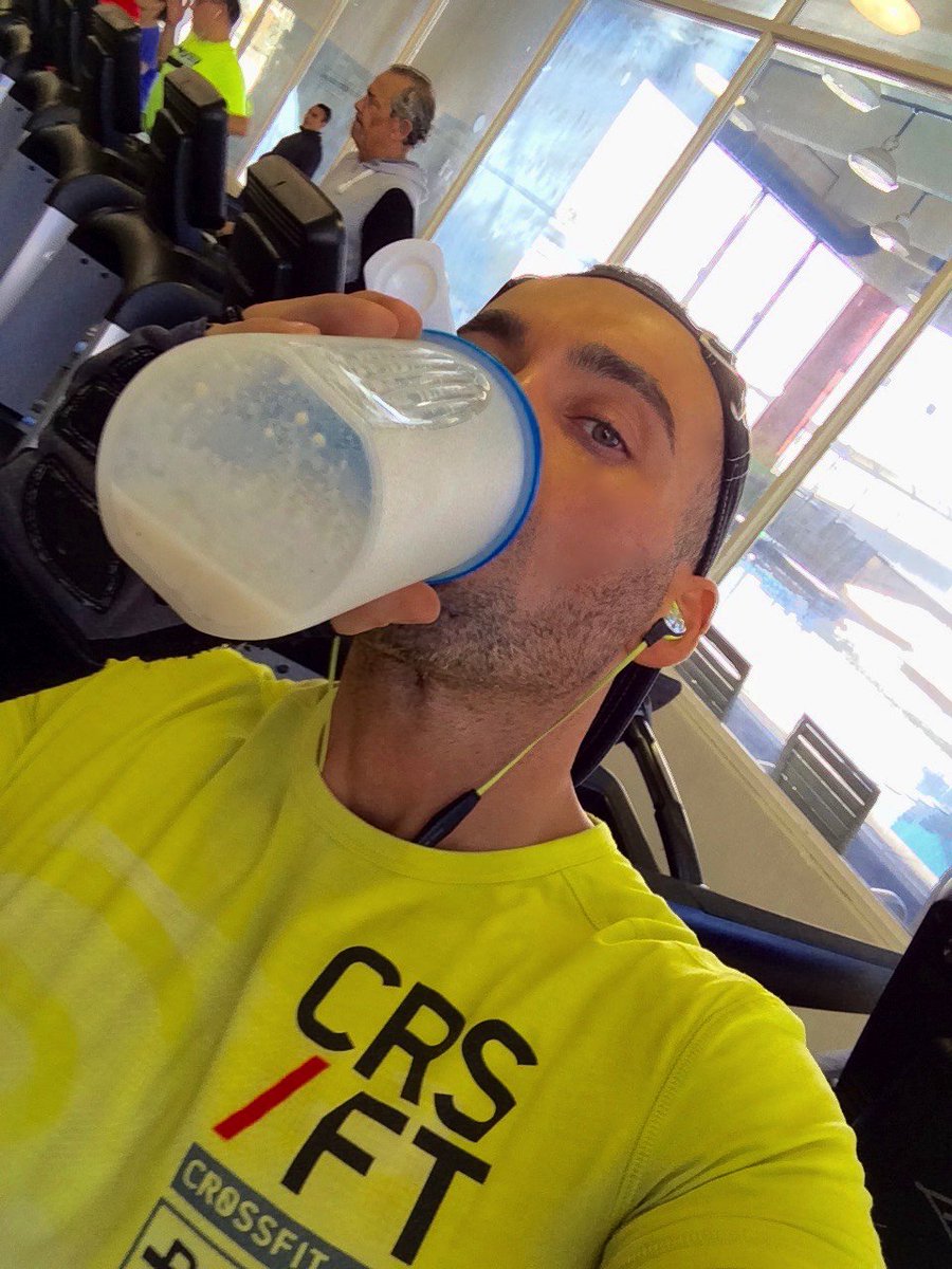 diegodimarcos's tweet photo. A media Tarde, y después de #sudar que mejor que #FitControl #MiProteína #Nutre y #Sacía hasta la cena https://t.co/E3LgebNl6I