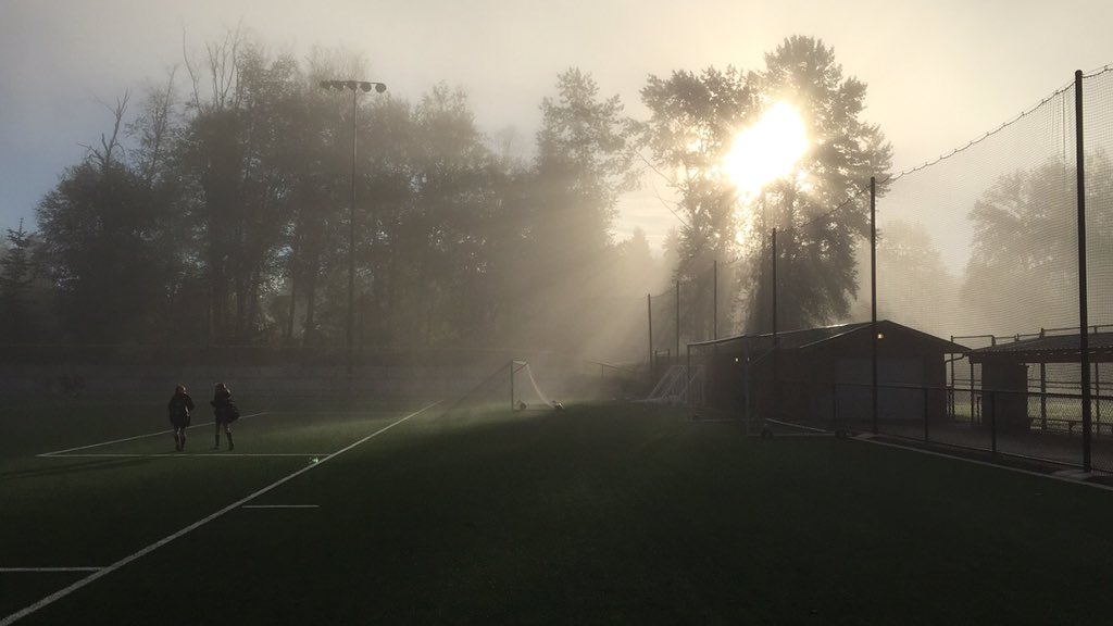 aarontfields's tweet photo. Issaquah, WA - My favorite photo of the year taken with an iPhone 6 (no filter). @AppleMusic @iTunes #soccermorning https://t.co/GTVSpma5Np