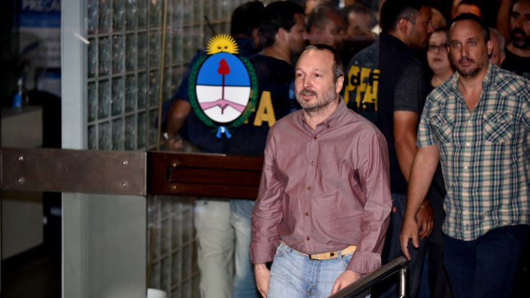 .<a href="/afscaDigital/">afsca</a> "Nunca hubo #guerra contra el #periodismo" <a href="/Sabbatella/">Martín Sabbatella</a> c <a href="/pinson1972/">YeseniaThompson</a> <a href="/jdiazok/">Javier Díaz</a> #AM710 <a href="/germanpaoloski/">German Paoloski</a>