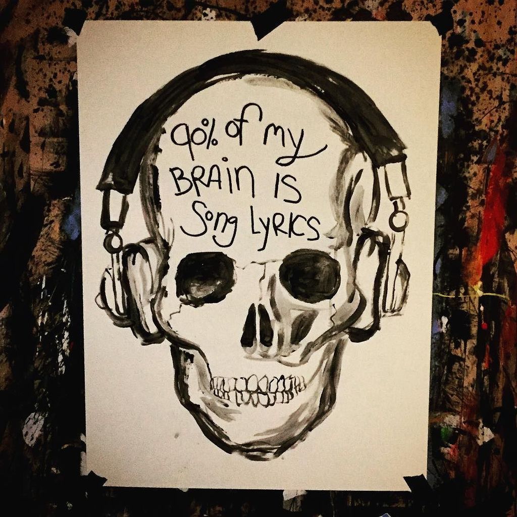 StArtEverywhere's tweet photo. "Music on my mind" painting + tshirt's too #mygalleryisoutside #artshow #scavengerhunt #randomartsofkindness #stree… https://t.co/ts0w2SV1EK