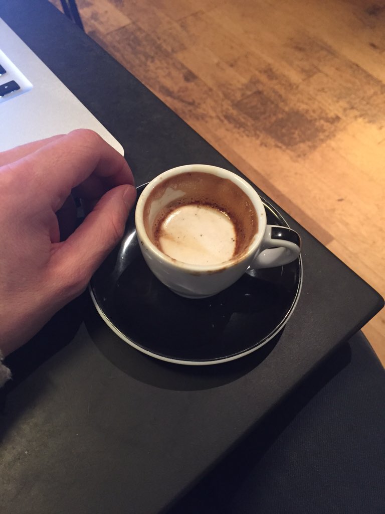JorundurR's tweet photo. @johanneshaukur vitleysa, hér má sjá Macchiato í New York. https://t.co/t0AwFfvhpL
