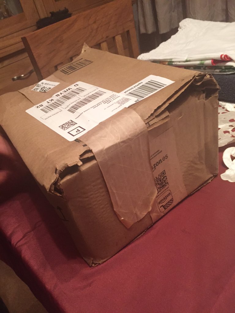 JemmaCawte's tweet photo. @amazon I'd love to know your thoughts on this parcel delivered today from @DPDgroup_news ...... https://t.co/fBn3B78w9f
