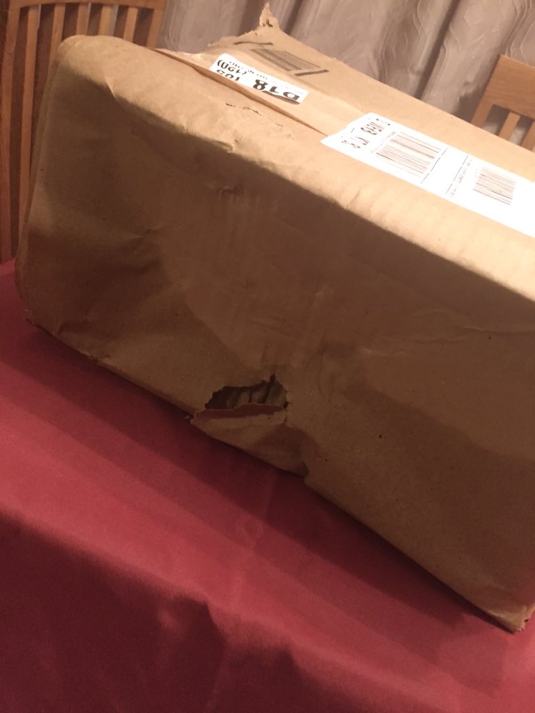 JemmaCawte's tweet photo. @amazon I'd love to know your thoughts on this parcel delivered today from @DPDgroup_news ...... https://t.co/fBn3B78w9f