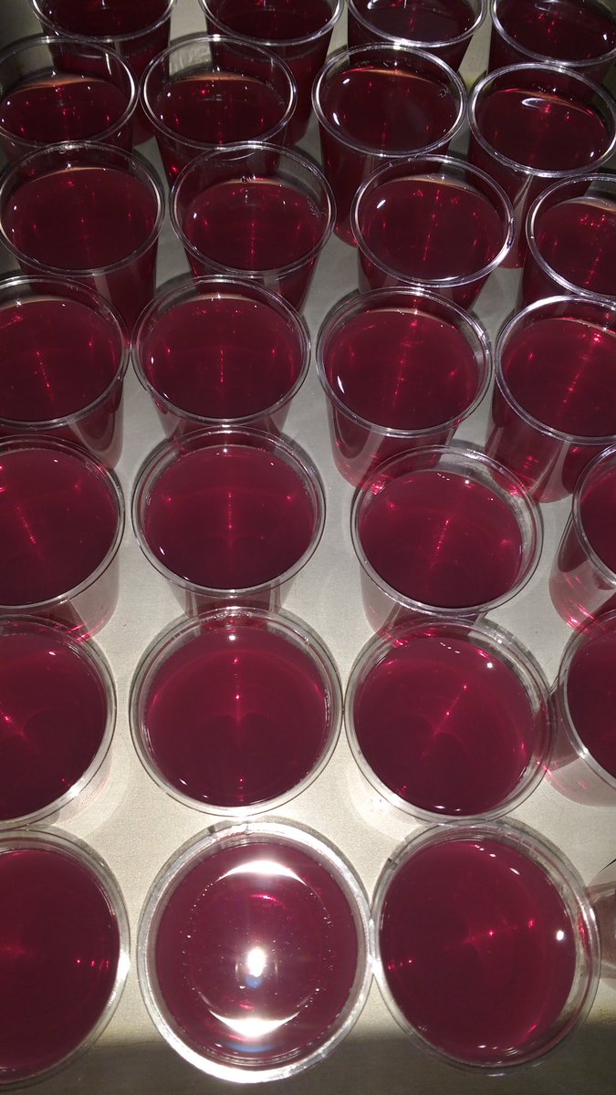 Slow gin jellies ready to help see in the new year.  It's going to be a good one!