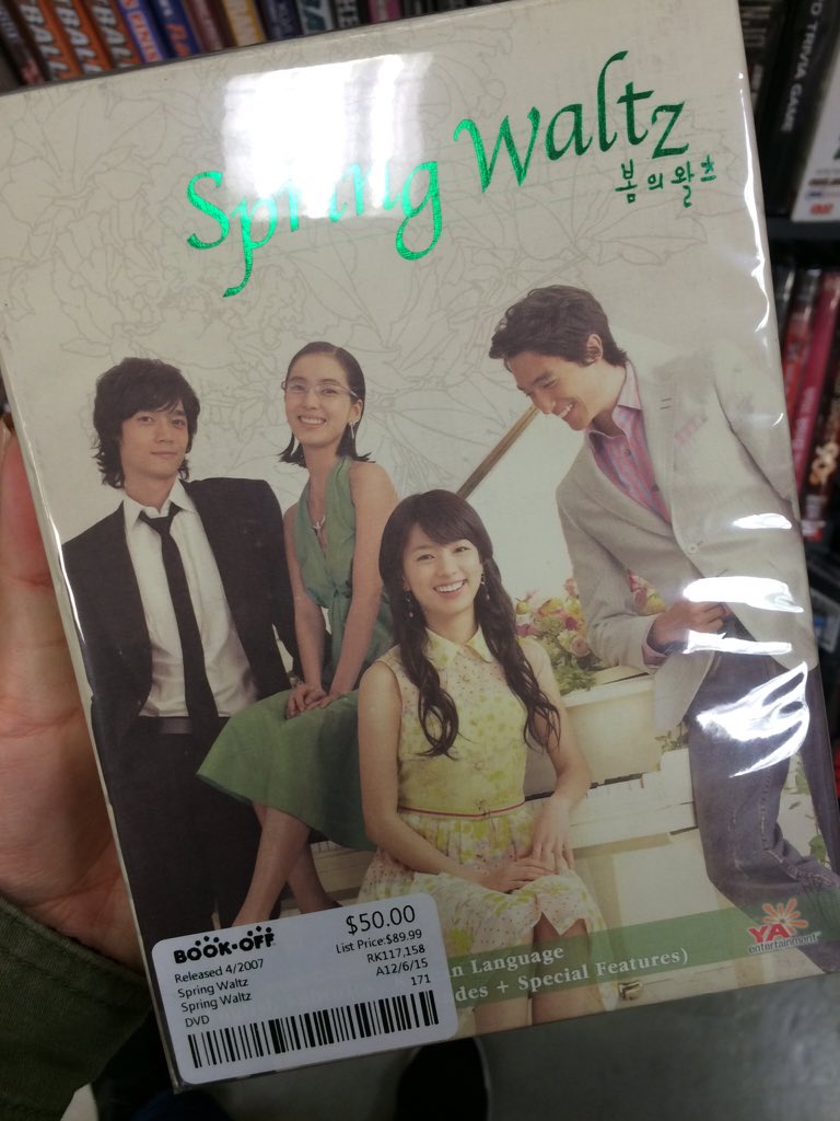 Daniel_Hamada's tweet photo. Look at what I found at my local bookstore 😍😍😍 https://t.co/CC210PGs9O