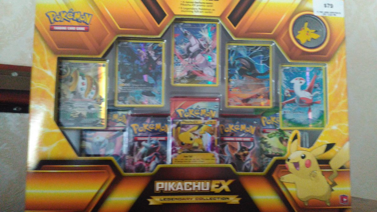 KomodoLord's tweet photo. Bought this a couple if days ago to go with my #HoopaEX box. Might open them either today or tomorrow! #Pokemon https://t.co/AQ2rwQCB4E