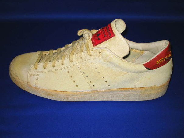 apagado Confinar navegador deadstock_utopia on Twitter: "Arthur Ashe 1974 #adidas #vintage  https://t.co/G8XvKOLjxQ" / Twitter