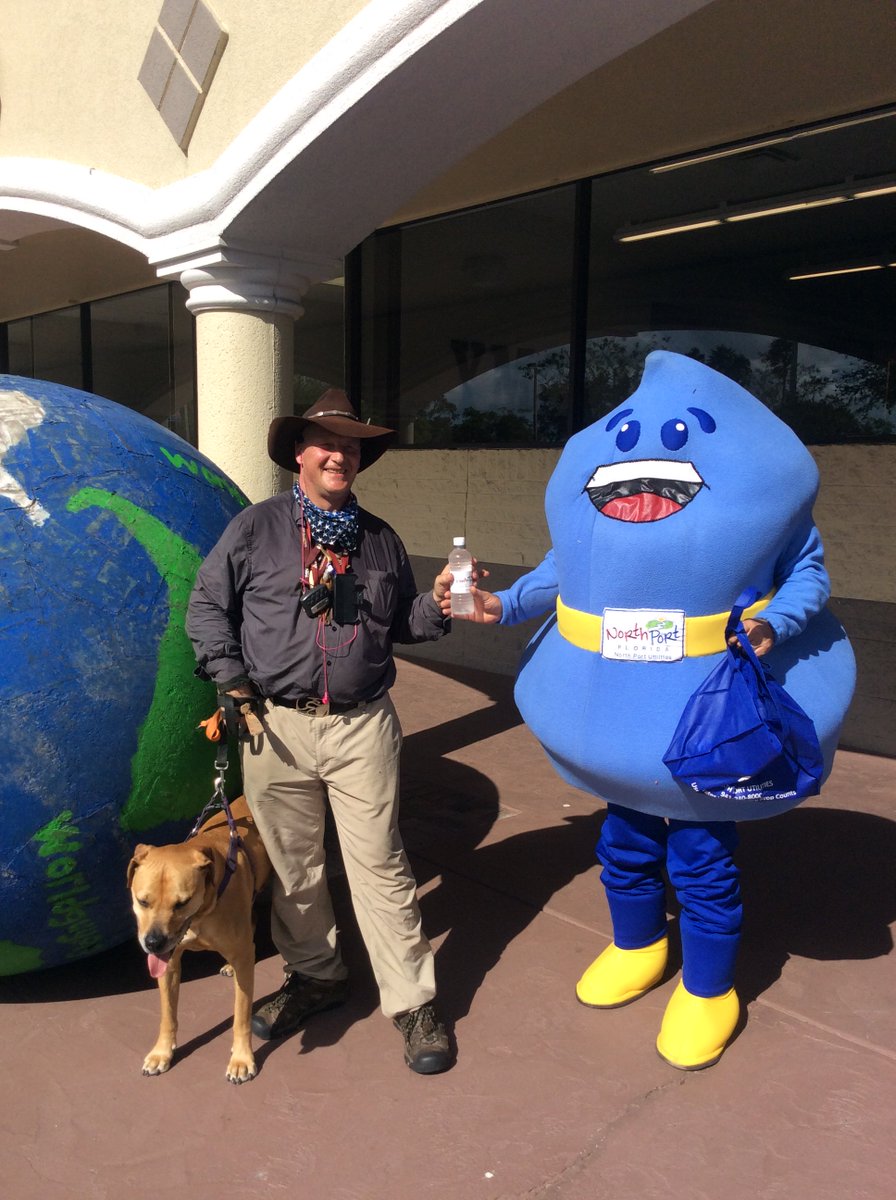 CityofNorthPort's tweet photo. Wednesday our Ricky the Raindrop helping with some H2O for "#WorldGuy" &amp; "Nice" More info at https://t.co/eoROd1N1gu https://t.co/0lsVIV2Cew