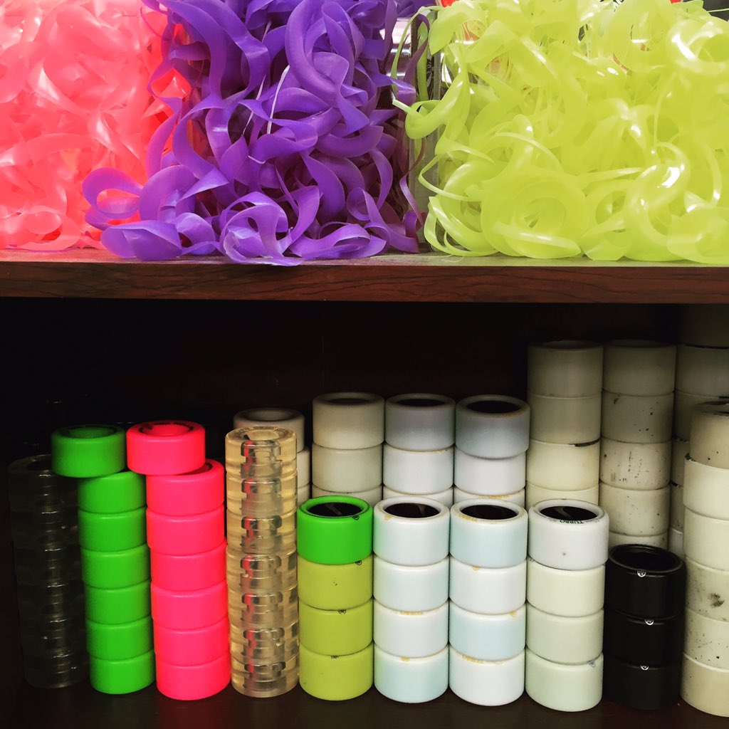 Roller_Bones's tweet image. Have a wheely good Wednesday! #rollerskate #Rollerbones #rollone #rolleveryday #wheelygoodtime