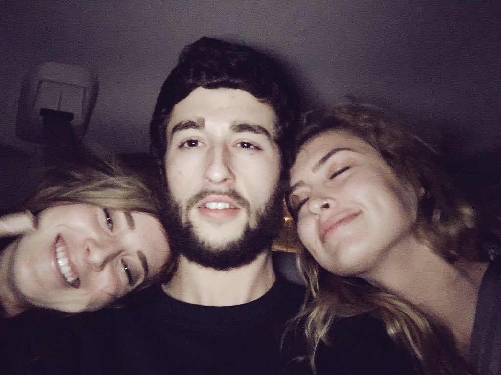 CaroFine_Brown's tweet image. My loves #giraffeneck
