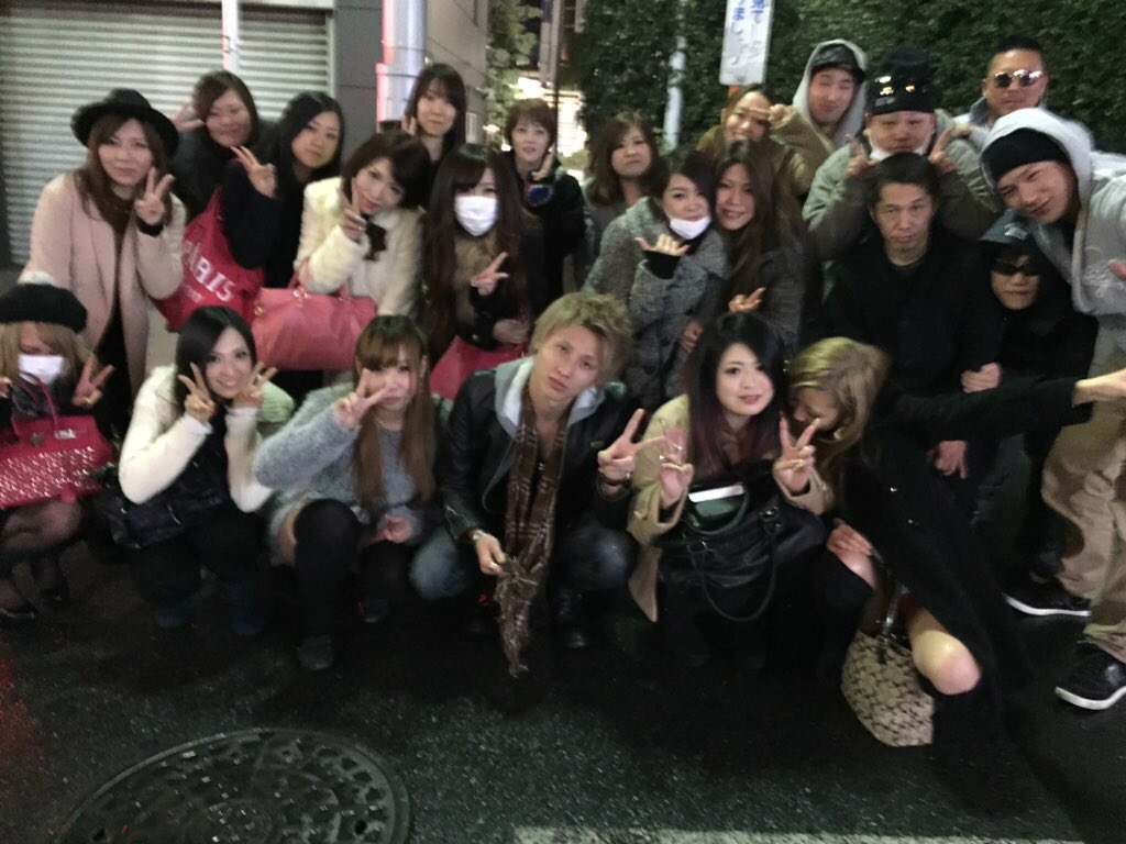 team_SYT_Group's tweet photo. みんな…おはよ☀️おやすみ🌙
今日もみんなにとって幸せな１日でありますように…
2015年さん。素敵な出会いの一年をありがとう。2016年さん。よろしくお願いします。そして皆様。これからもよろしくね。
みんなー大好きやでー https://t.co/L4zyO4Ro9H