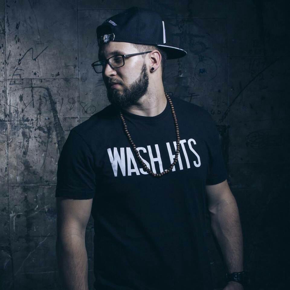 _DJLilL's tweet photo. The @GenesizLounge Radio Show playin' all ur favorite #CHH artists! Like Andy Mineo, Tedashii, Flame, KB, &amp; Lecrae. https://t.co/BuUnd5o1Qb