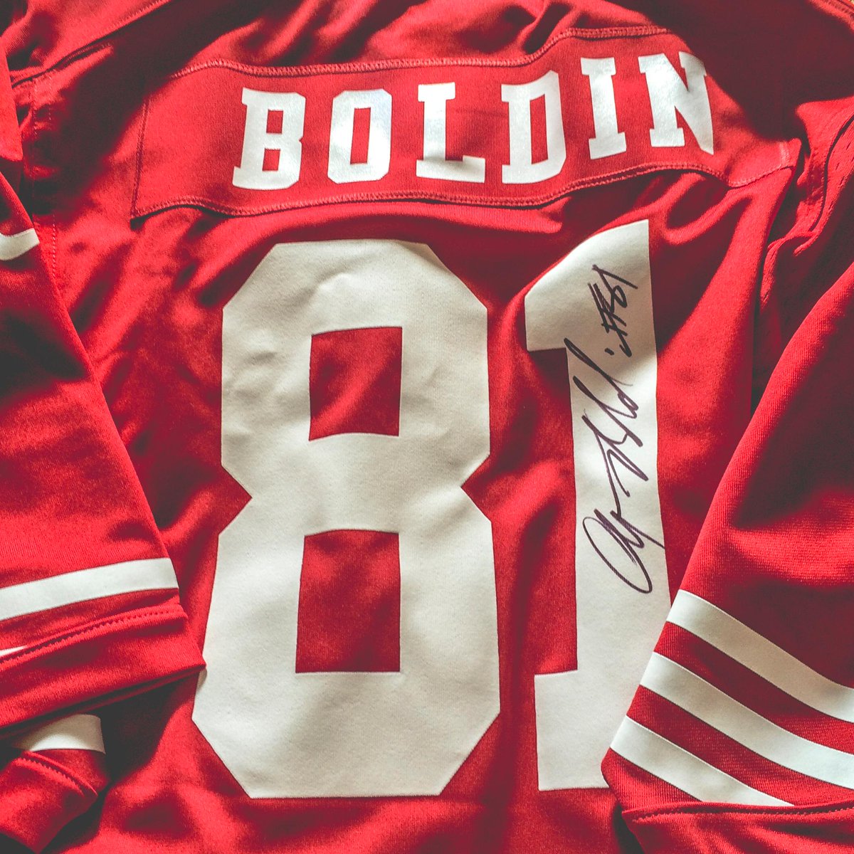 He needs your tweets. RT to help <a href="/AnquanBoldin/">Anquan Boldin</a> win #BoldinWPMOYChallenge. 

1 lucky fan will win this signed jersey!