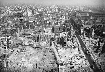 lowdhamstation's tweet photo. Remembering the London Blitz https://t.co/NTcBxpap6C https://t.co/6mDFBlY0QV