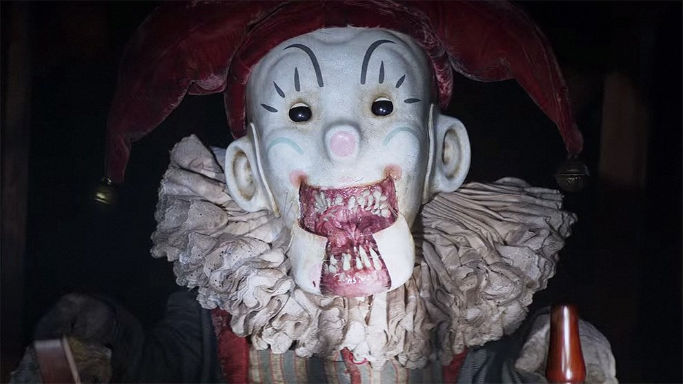 BuzzFeed's tweet photo. The 19 Best Horror Films Of 2015 https://t.co/gqEv6SYyVs https://t.co/QSTpDpYEMw