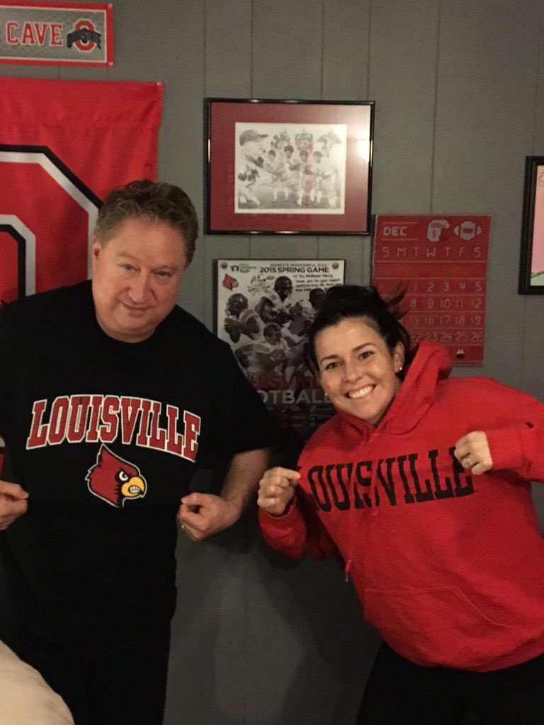 MrsAdams2ndGr's tweet photo. Ready to cheer on our favorite player🏈!!! @ljscII_27 #goLJ #favoriteplayer #MusicCityBowl #louisville #27rocks https://t.co/f3d0IPzd5m