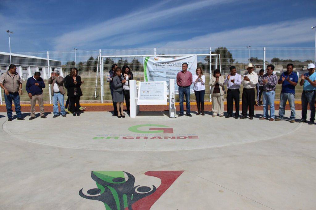 VictorAguilarT's tweet photo. Gracias al Sr. Presidente @EPN a la @SEDATU_mx por la construcción de  la unidad deportiva en Santiaguito https://t.co/y5NJ6PsZD6