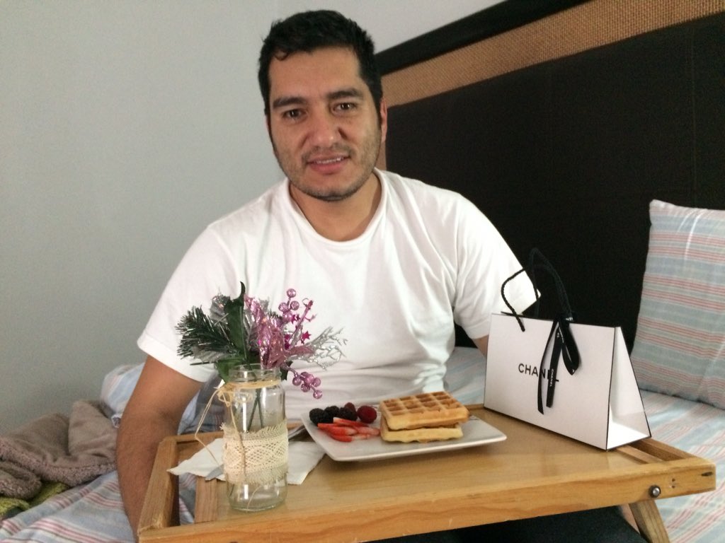 briceyda1520's tweet photo. #Felizcumpleamor #chanel #waffles https://t.co/sRIBlXtHtv