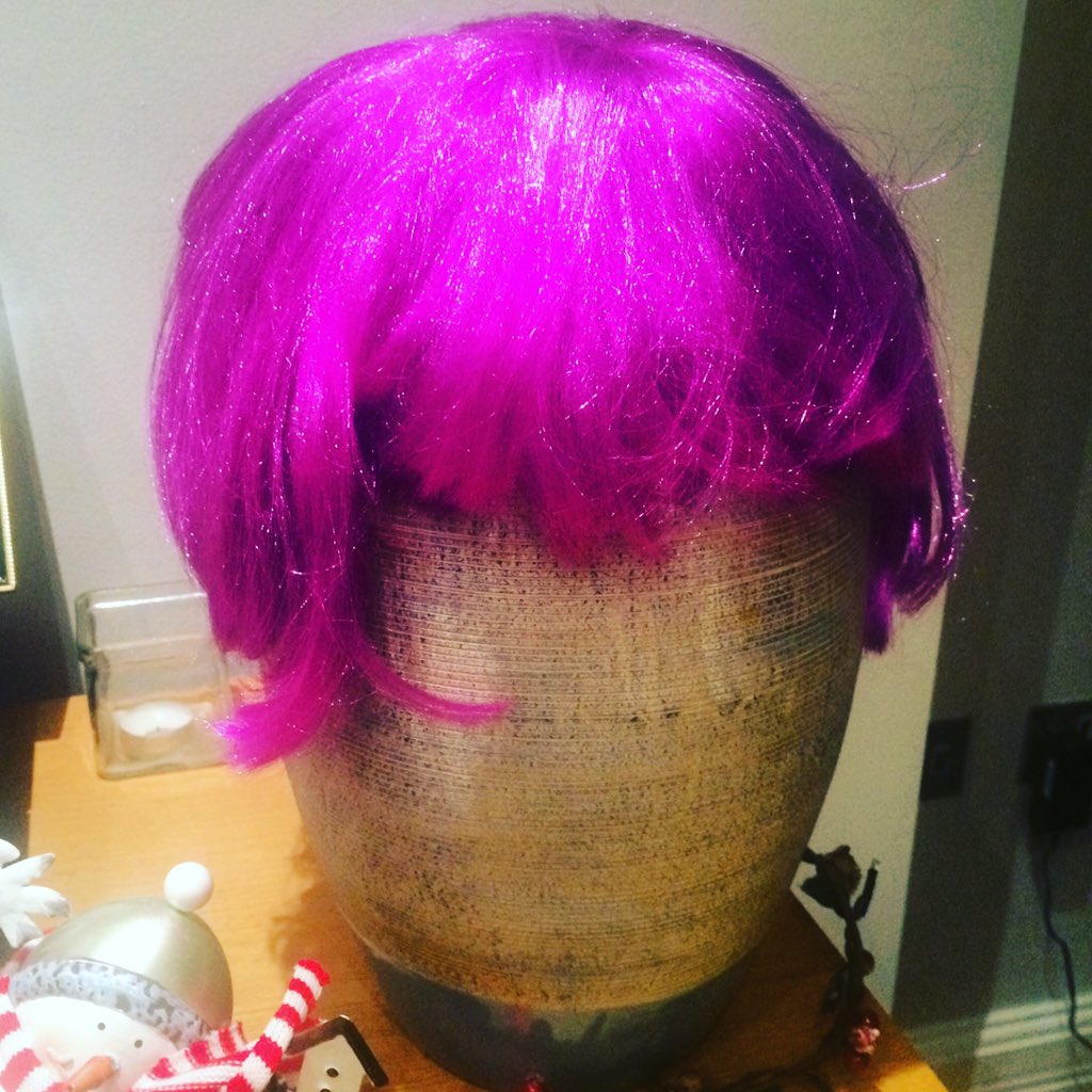 MaredDafydd's tweet photo. Setting my hair overnight in preparation for #NYE #PlanetKronos @thekazimier 
🤖👽💇🏼 https://t.co/LclmZQ5Tcp