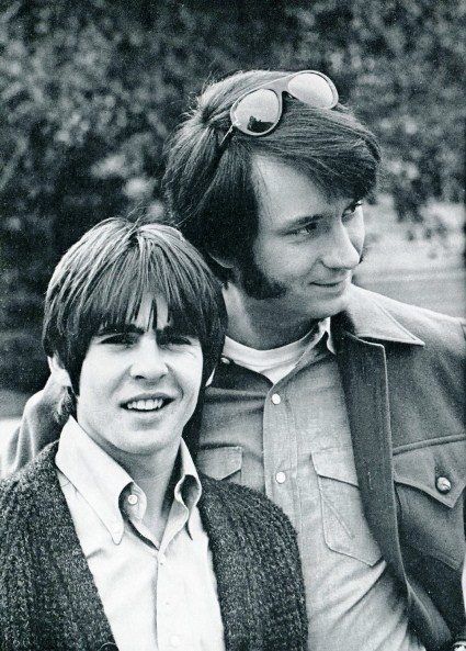 Happy birthday to Mike Nesmith and Davy Jones! Celebrate with me tonight on 21 9pm-midnight PT 