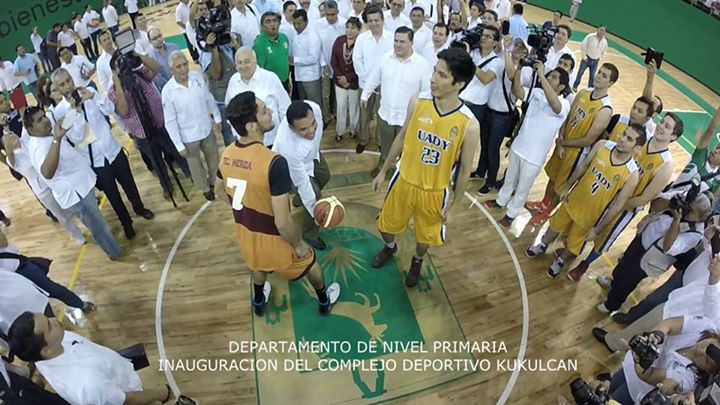 Universo_Dep's tweet photo. #UD2015: Jaguares de la Uady y Lobos del Tec inauguraron la duela del Polifórum Zamná #Enero https://t.co/1NfSJlCUtP