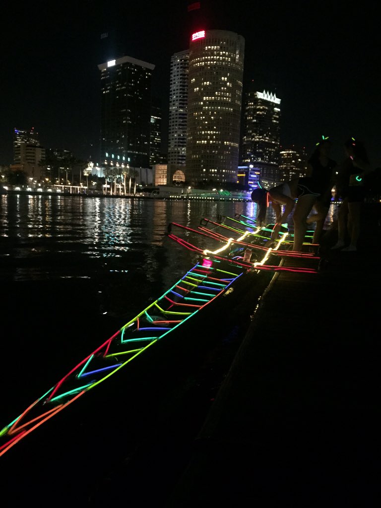 RowTTC's tweet photo. The 2015 TTC Annual Glow Row in honor of Leo and Alexia's 18th Birthday!! #glowrow #HappyHolidays @usrowing https://t.co/beJD0PCr7w
