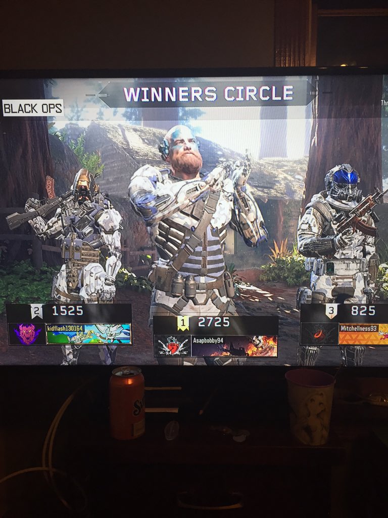reekrillz20's tweet photo. Me and my boy @wild_cat94 had to pull this win out real quick 😂😂😂 #closeaf https://t.co/VdxSbKuUlN